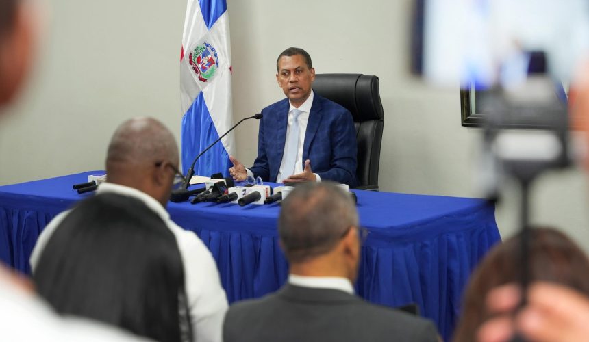 Cultura de mentiras se ha querido instaurar como regla en RD, advierte presidente del INDOTEL
