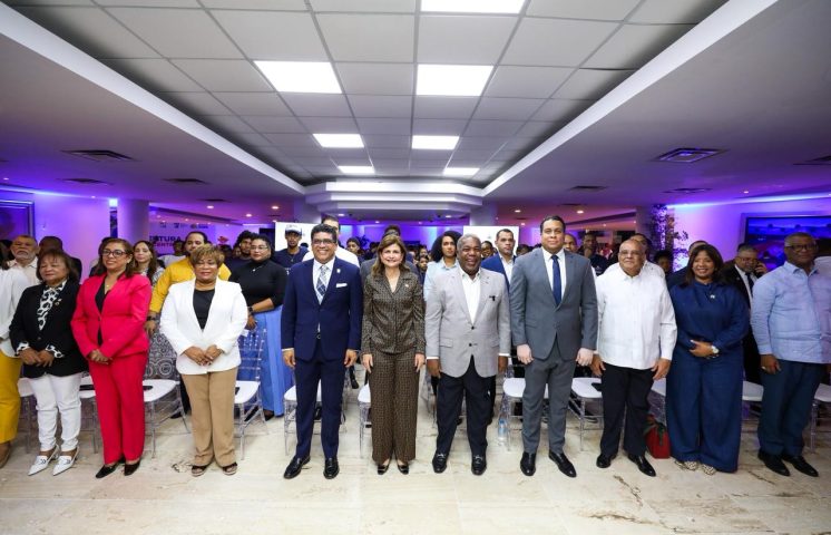 Raquel Peña abre nuevos centros del programa Oportunidad 14-24 en Santo Domingo Este