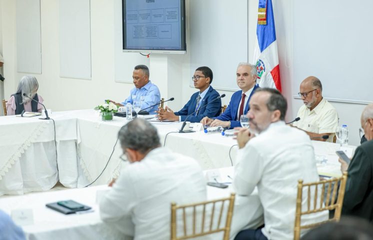 Comunidad estudiantil respalda la “Mesa de los cinco pilares” impulsada por el ministro de educación