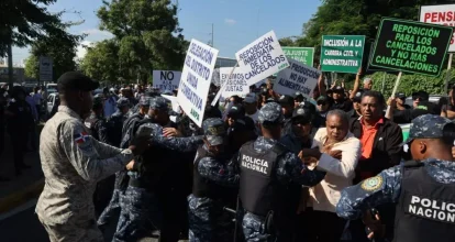Agropecuarios protestan frente al Ministerio de Agricultura 