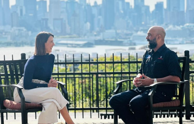 “Siendo Honestos” inicia su temporada internacional desde Nueva York con historias de dominicanos que inspiran