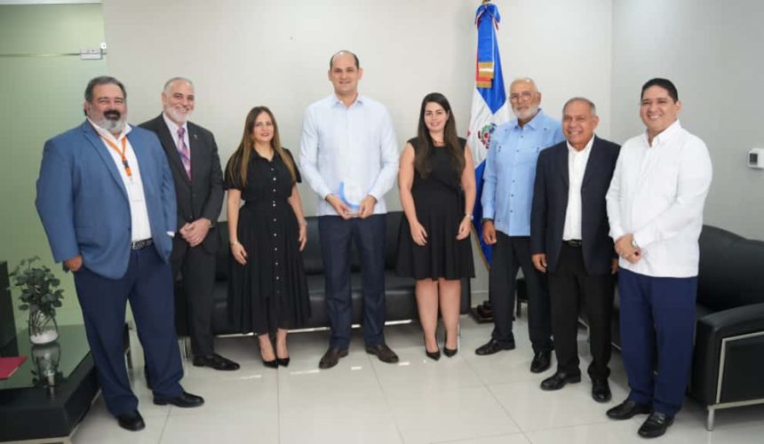 Adosume reconoce gestión de Adolfo Pérez en PROMESE/CAL