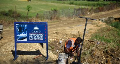 CAASD mejora distribución de agua potable en Santo Domingo Este con nueva válvula en La Batallita