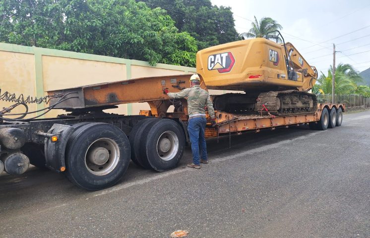 Agricultura envía equipos pesados a zonas agrícolas afectadas por Melissa