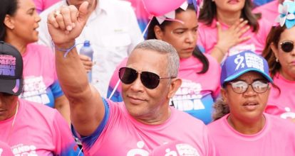 Franklin Romero realiza aporte al Patronato de Lucha Contra el Cáncer del Nordeste