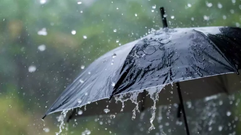 Continuarán las lluvias y los avisos de inundaciones por el huracán Melissa