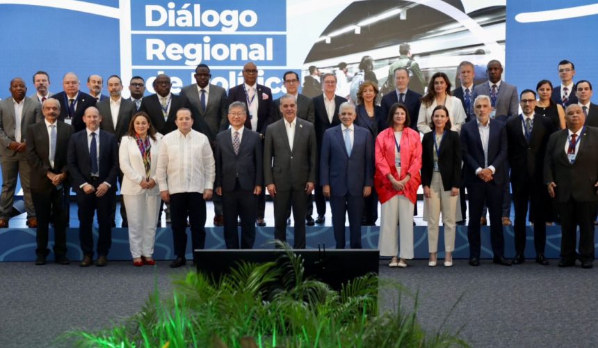 Presidente inaugura Diálogo Internacional de Políticas de Transporte 2025 en Santo Domingo