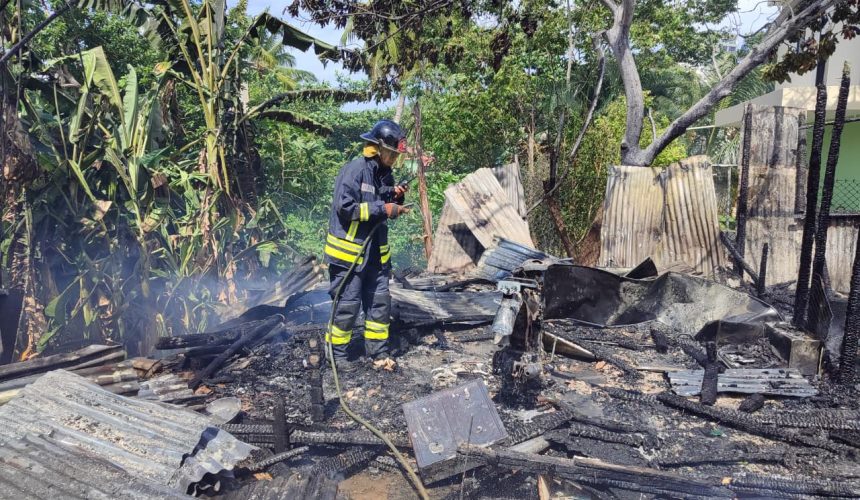 Incendio destruye dos viviendas en Las Terrenas, Samaná