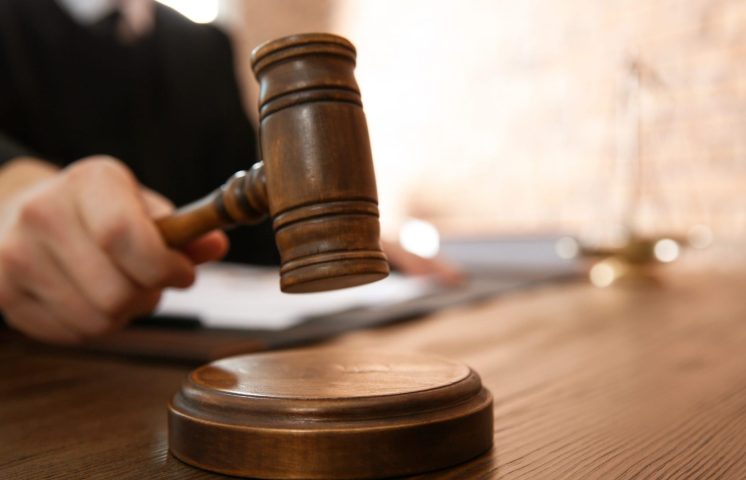 Mandan a prisión a un hombre y una mujer que presuntamente captan niñas para abusarlas sexualmente en Santiago
