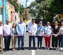 Ministro Collado  entrega 11 calles reconstruidas en Ciudad Colonial