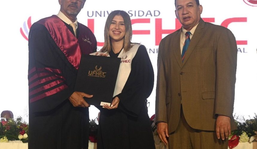 UFHEC gradúa a más de mil profesionales y honra al Dr. Julio Hazim con Doctorado Honoris Causa