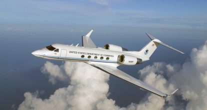 Avión cazahuracanes de EE. UU. es forzado a regresar por fuertes turbulencias de Melissa