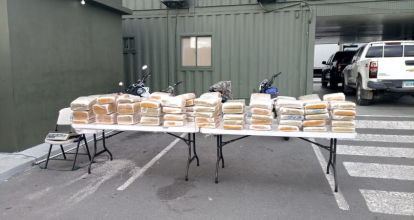 Confiscan 572 libras de presunta marihuana ocultas en un camión, en Baní