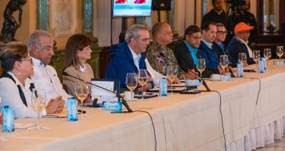 Abinader encabeza reunión de emergencia por tormenta Melissa