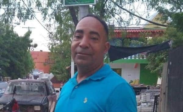 Policía entrevista a compañeros de trabajo de hombre hallado muerto en canal de riego en Jicomé