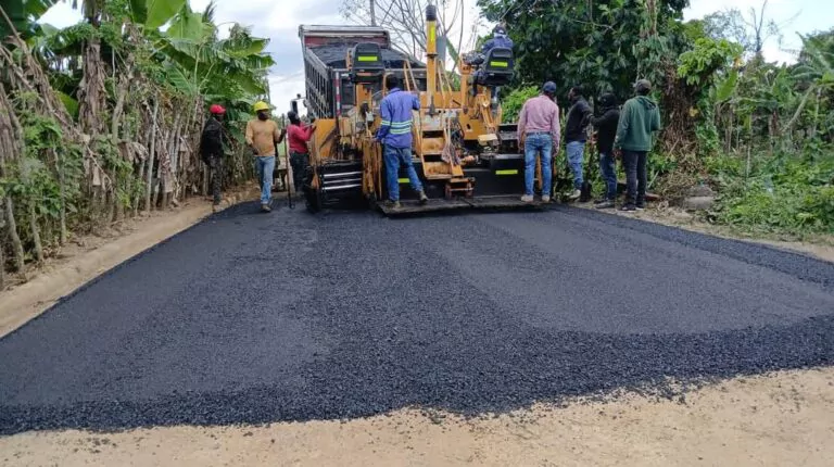 Gobierno destina RD$1,000 millones para asfaltado en el Cibao
