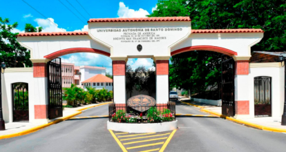 Compañeros de vigilante muerto en la UASD preparan altar en su honor
