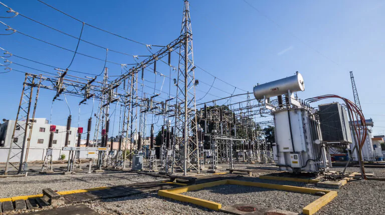 Avería en línea de San Pedro de Macorís causa apagón general en todo el país 