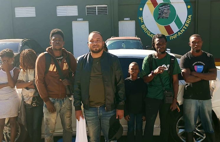 Detienen hombre transportando ocho haitianos indocumentados en San Juan
