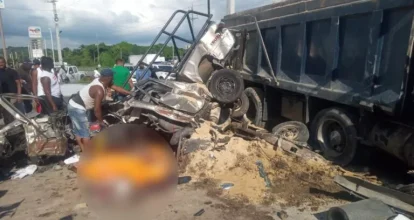 Explosión de neumático en camión deja un muerto y tres heridos en Yaguate