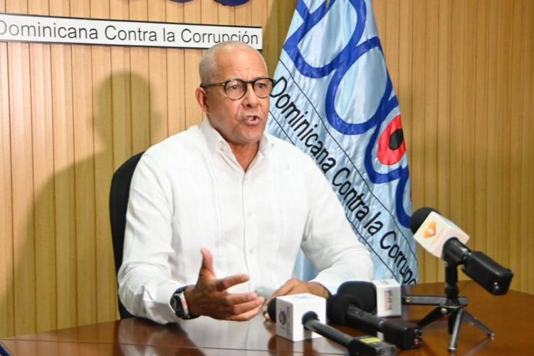 Adocco denuncia posible irregularidad en crédito de Banesco vinculado a licitación del Intrant