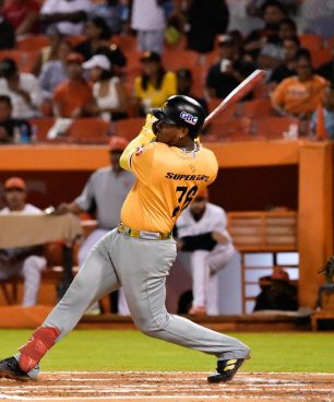 Águilas se imponen ante Toros con tres impulsadas de Clase y los Rodríguez