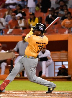 Águilas se imponen ante Toros con tres impulsadas de Clase y los Rodríguez