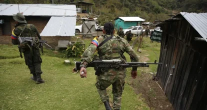 El reclutamiento de menores por grupos armados en Colombia aumentó un 300 % en cinco años