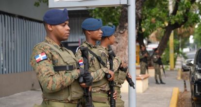 Interior y Policía reporta 97 detenidos y amplio decomiso tras operativo en San Cristóbal