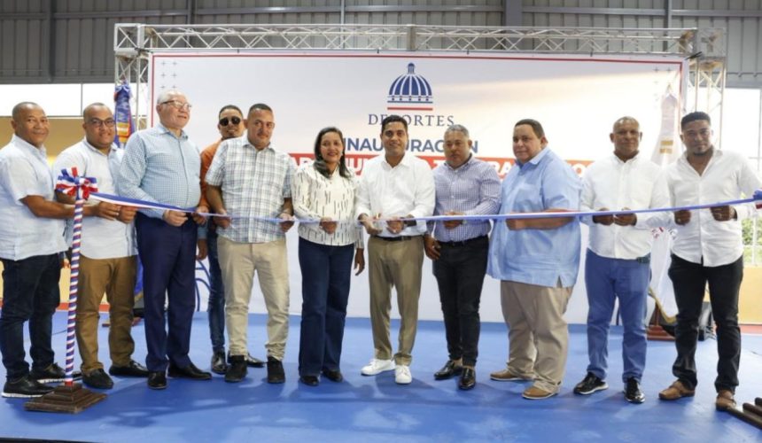 Gobierno inaugura nuevas instalaciones deportivas en Salinas, Peravia, y Tábara Abajo, en Azua