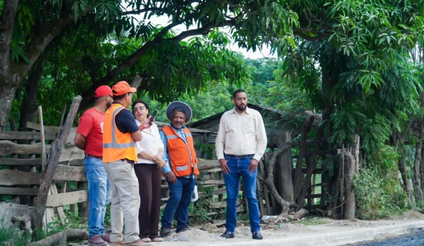 Gobierno inicia el asfaltado de 8 kilómetros de una carretera en Dajabón
