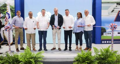 Presidente Abinader inaugura naves industriales en zona franca de San Juan