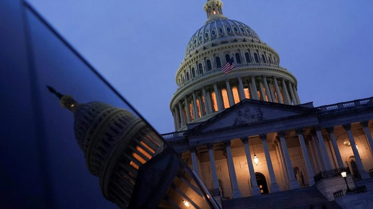 Cierre del Gobierno en EE. UU. llega a 40 días sin acuerdo; Senado busca salida presupuestaria