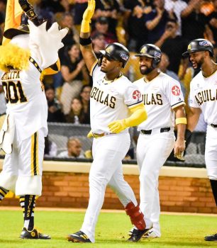¡Fiesta de batazos! Águilas Cibaeñas derrotan 13 carreras por 9 a los Toros en el Estadio Cibao