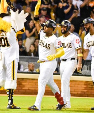 ¡Fiesta de batazos! Águilas Cibaeñas derrotan 13 carreras por 9 a los Toros en el Estadio Cibao