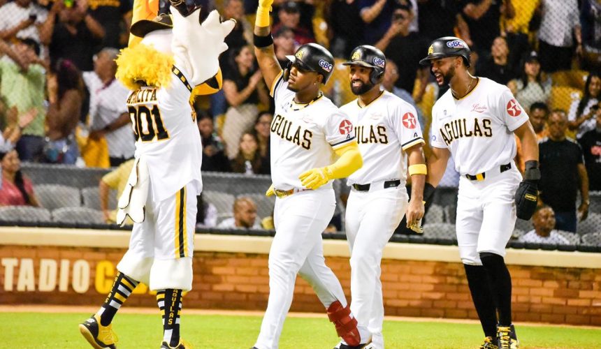 ¡Fiesta de batazos! Águilas Cibaeñas derrotan 13 carreras por 9 a los Toros en el Estadio Cibao