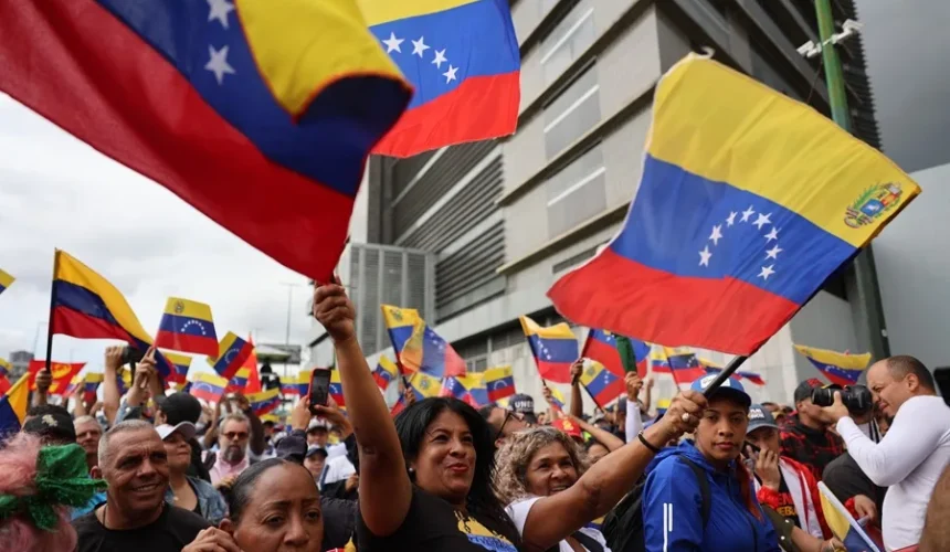 Chavistas marchan en Caracas en apoyo a Nicolás Maduro en medio de las tensiones con EE.UU.