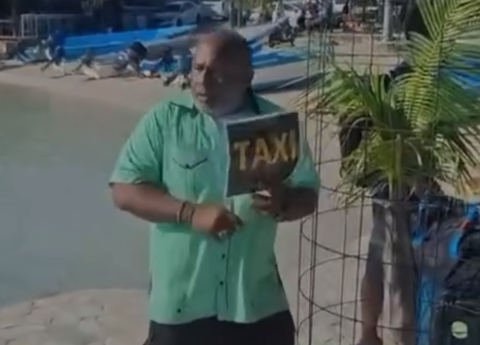 Choferes protagonizan acalorada disputa por turistas en el muelle de Bayahíbe