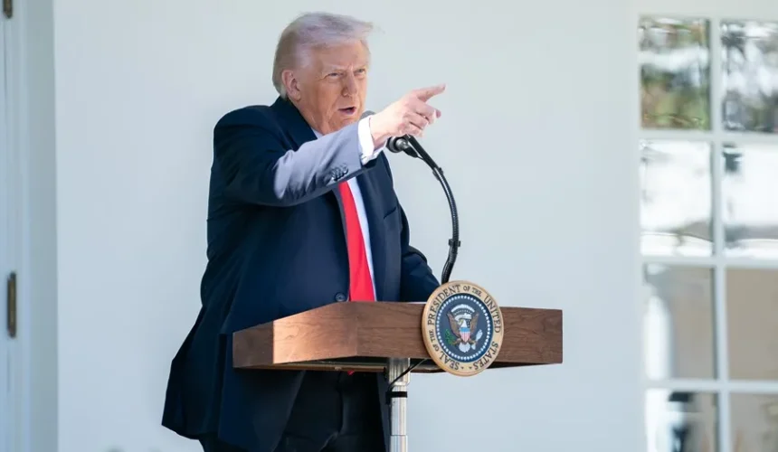 Donald Trump llama a periodista «cerdita»