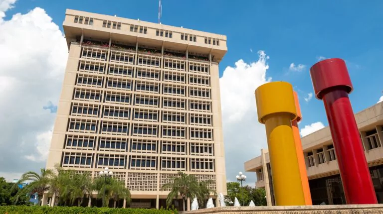 El Banco Central aclara la transición al nuevo estándar global de pagos a partir de este mes