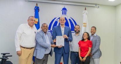 Academia Luisito Mercedes dedica torneo al director de INABIE, Adolfo Pérez