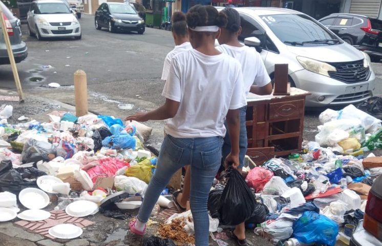 Residentes del sector 24 de Abril denuncian vertedero improvisado que pone en riesgo la salud y seguridad de la comunidad