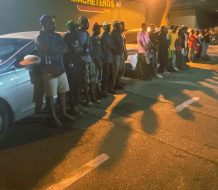 Ejército detiene tres vehículos con 29 haitianos indocumentados en Mao