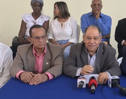 Sindicalistas se suman a propuesta de Omar Fernández; piden menos impuestos a salarios