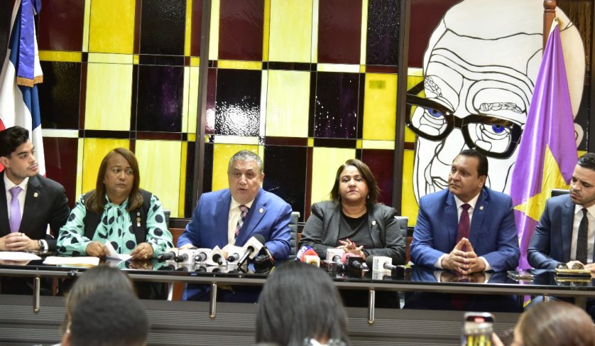 Diputados del PLD advierte recurrirá al Tribunal Constitucional si se mutila el derecho de los trabajadores a la cesantía