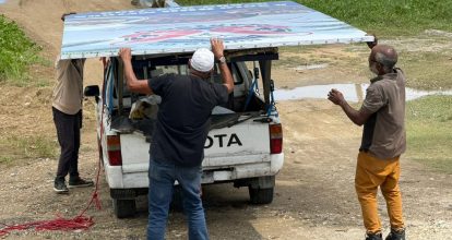 Retiran exceso de vallas publicitarias irregulares en principales carreteras del país