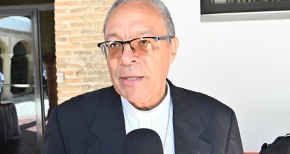 Iglesia apoya propuesta de Omar Fernández para reducir impuestos a 720 mil trabajadores