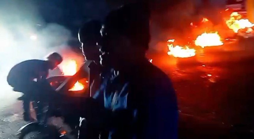 ¡Sin agua y sin luz! Residentes de Navarrete protestan por falta de suministros