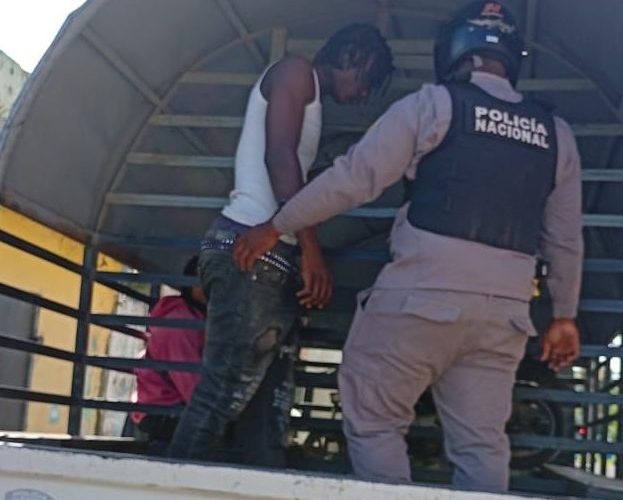 Policía recupera motocicletas robadas, y detiene varios tras operativos en Los Guaricanos