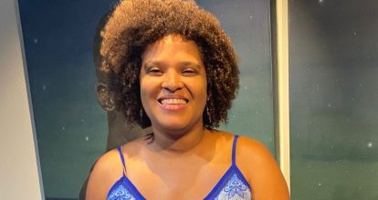 “Somos negro, negro, negro”: Adela Dore denuncia el racismo en RD a través de su arte